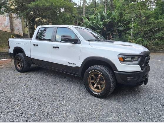RAM 1500 5.7 V8 GASOLINA REBEL CD 4X4 AUTOMÁTICO RAM 1500 5.7 V8 GASOLINA REBEL CD 4X4 AUTOMÁTICO